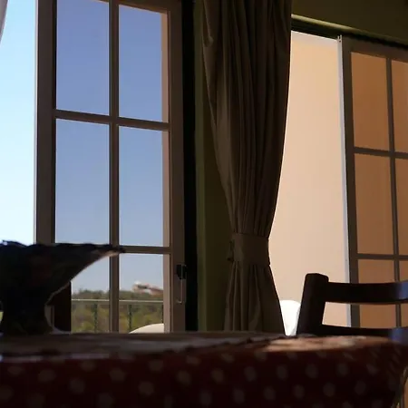 Spacious Portuguese Flat With Pool Next To