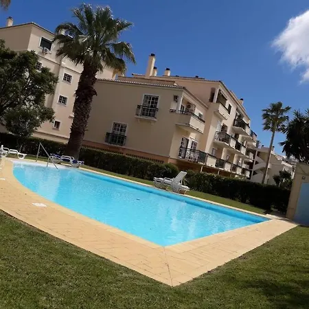 Spacious Portuguese Flat With Pool Next To *