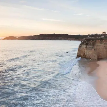 Spacious Portuguese Flat With Pool Next To