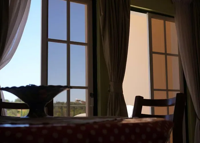 Spacious Portuguese Flat With Pool Next To