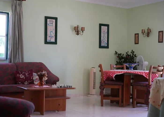 Spacious Portuguese Flat With Pool Next To