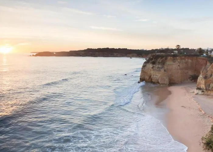 Spacious Portuguese Flat With Pool Next To