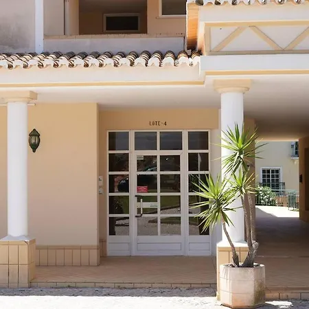 アパート Spacious Portuguese Flat With Pool Next To